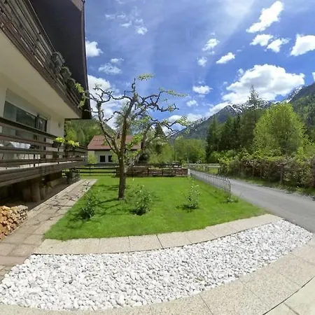 Koca Martuljek Holiday home *